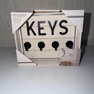 Belle Maison White Key Holder with Black Hooks